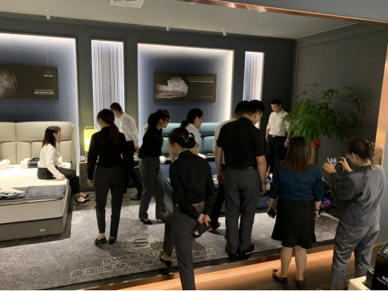 席梦思迎国庆甜梦席卷韶关(图3)
